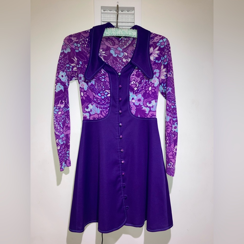 Adorable Purple Vintage 70s mini dress